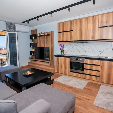 Cozy Lair Apartments Sarandë