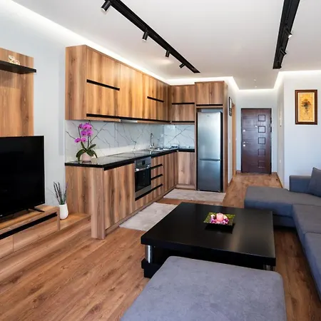 Cozy Lair Apartments Sarandë