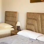 Cozy Lair Apartment