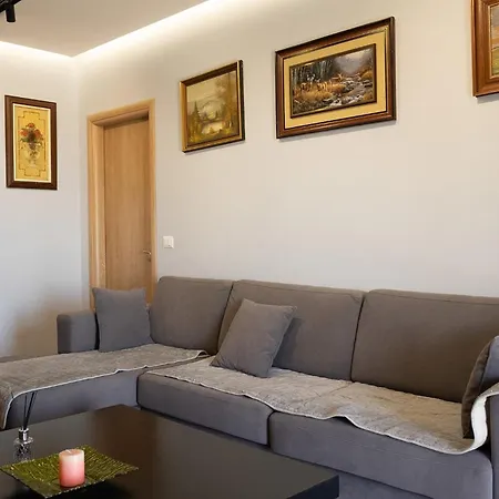 Cozy Lair 公寓 Sarandë